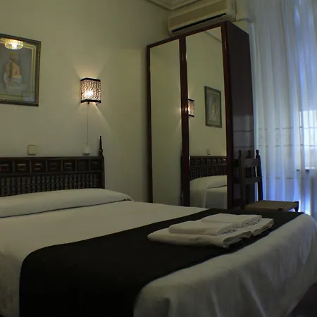Hostal Esmeralda-2